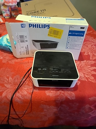 Phillips clock radio - phillips,